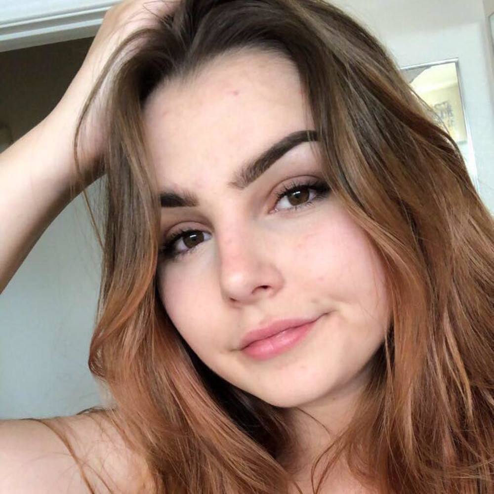 Meet your Posher, Emilee
